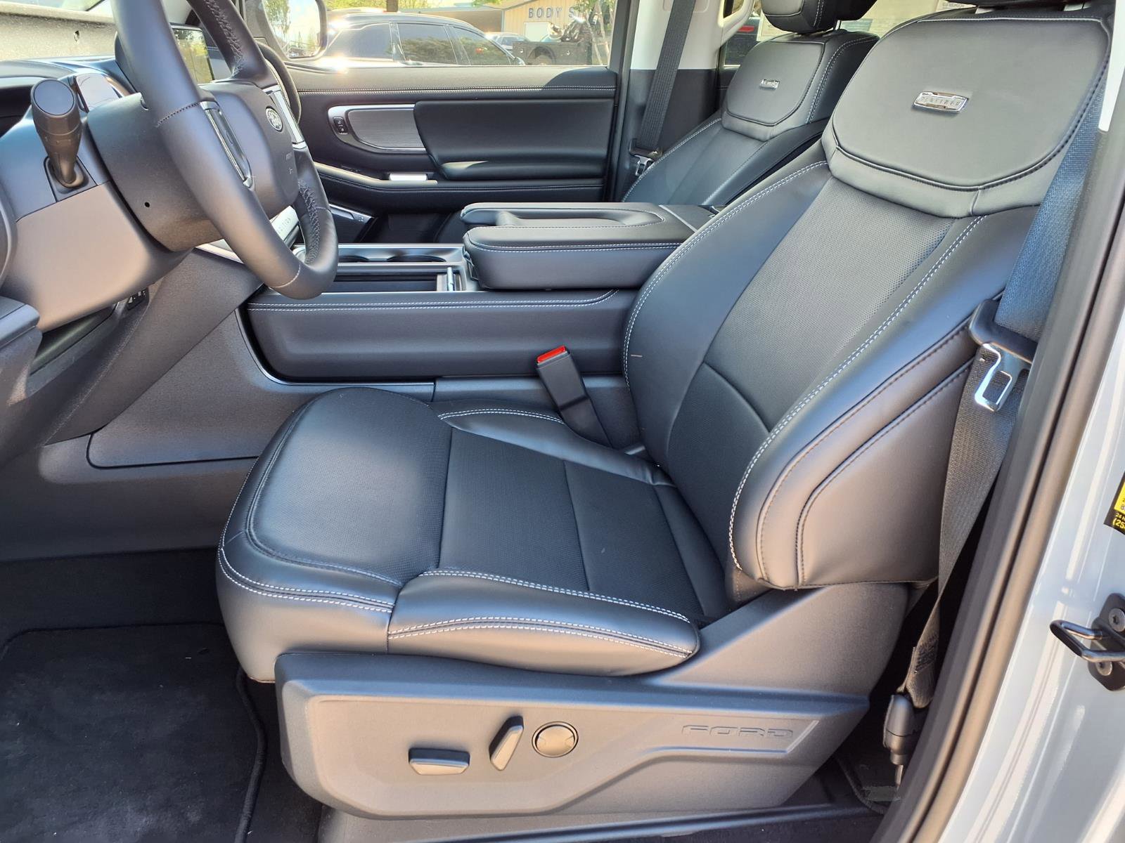 New 2026 Ford Expedition Platinum w/ Driver's Package image 8