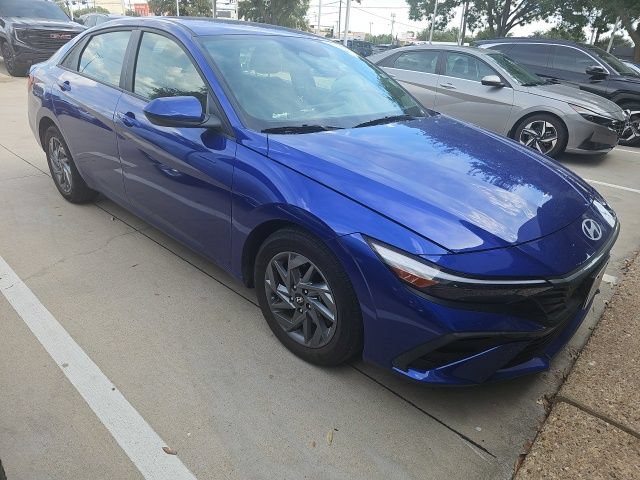 Certified 2024 Hyundai Elantra SEL FWD image 2