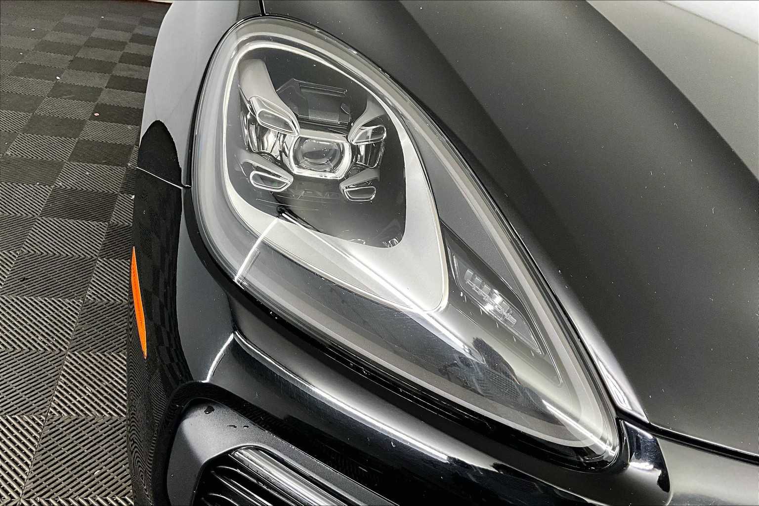 Used 2022 Porsche Cayenne image 51