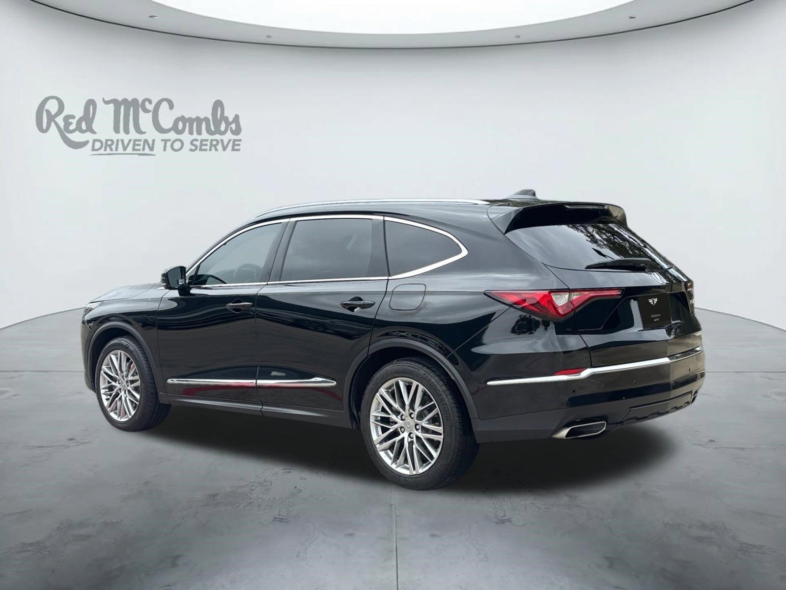 Used 2023 Acura MDX SH-AWD w/ Advance Package image 3