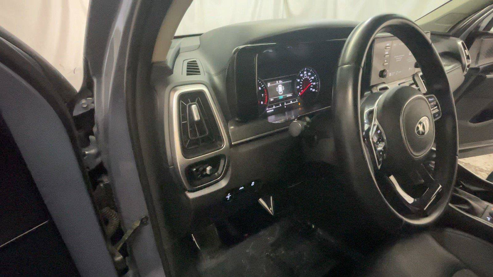 Used 2021 Kia Sorento S w/ Panoramic Sunroof Package AWD/4WD image 30