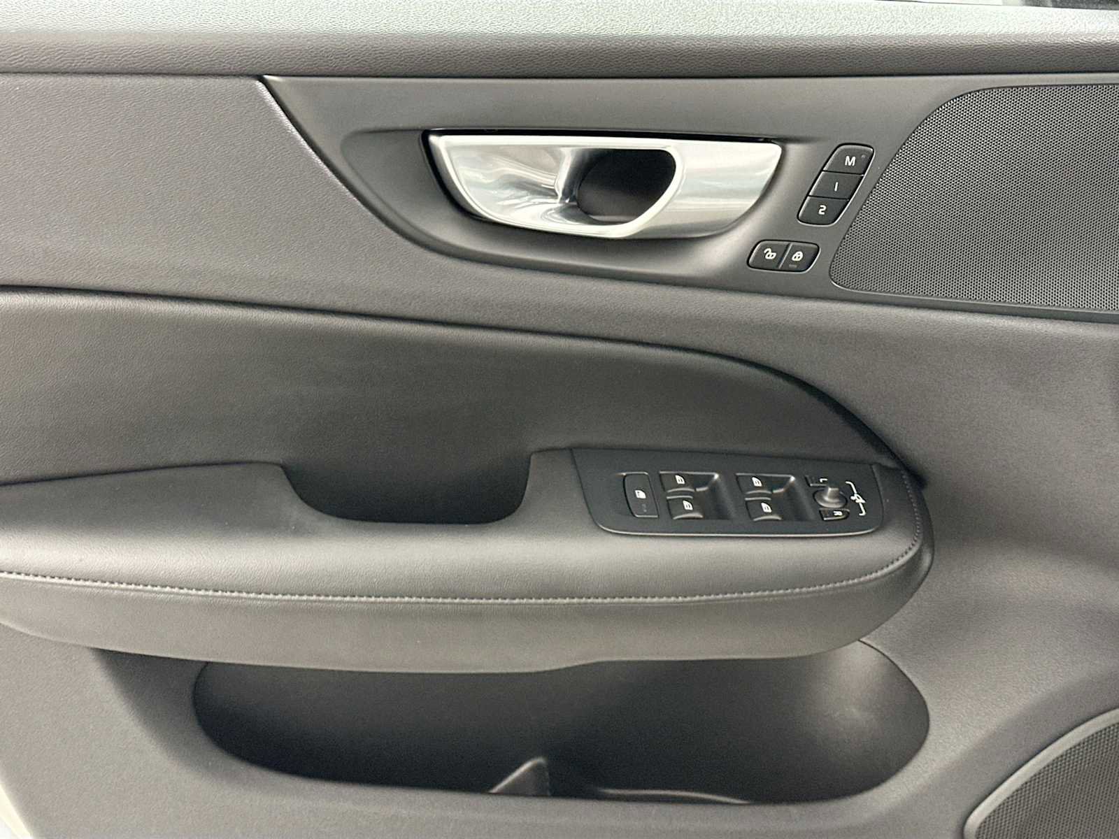 Used 2025 Volvo S60 B5 Core image 16