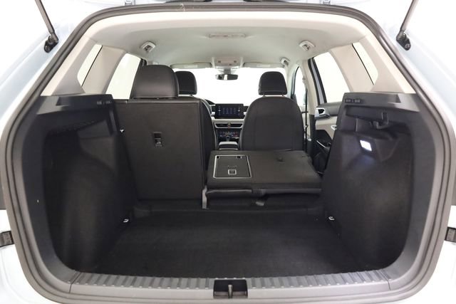 Used 2025 Volkswagen Taos SE image 31