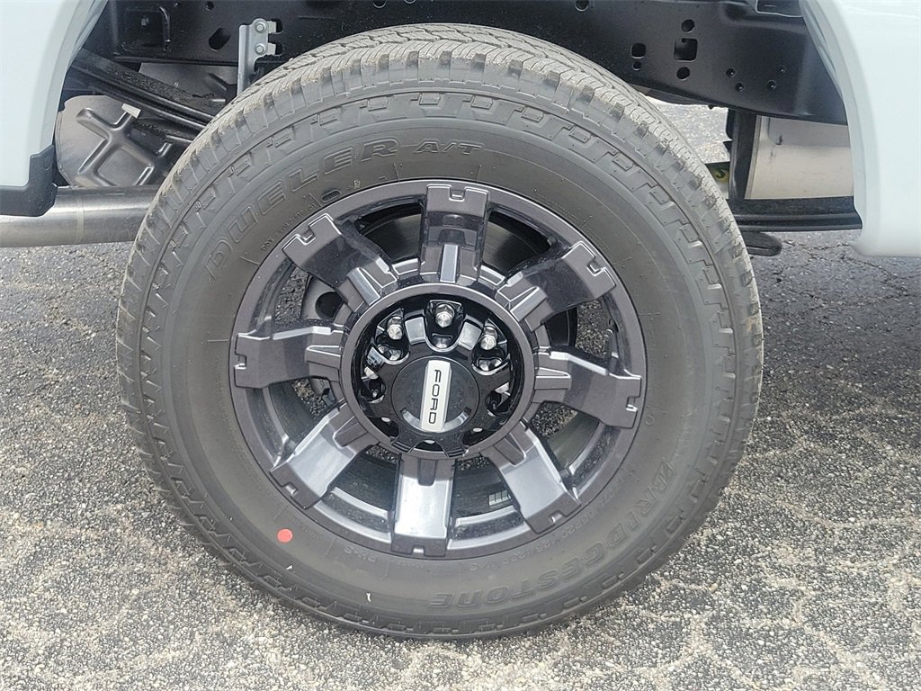 New 2026 Ford F250 4x4 Crew Cab Super Duty image 5
