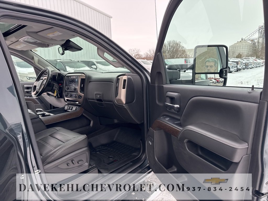 Used 2017 GMC Sierra 2500 Denali w/ Duramax Plus Package image 27