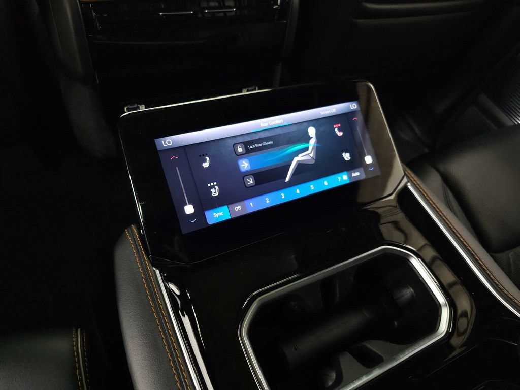 Used 2022 Jeep Grand Wagoneer Series III w/ Rear Seat Video Group 1 AWD/4WD image 51