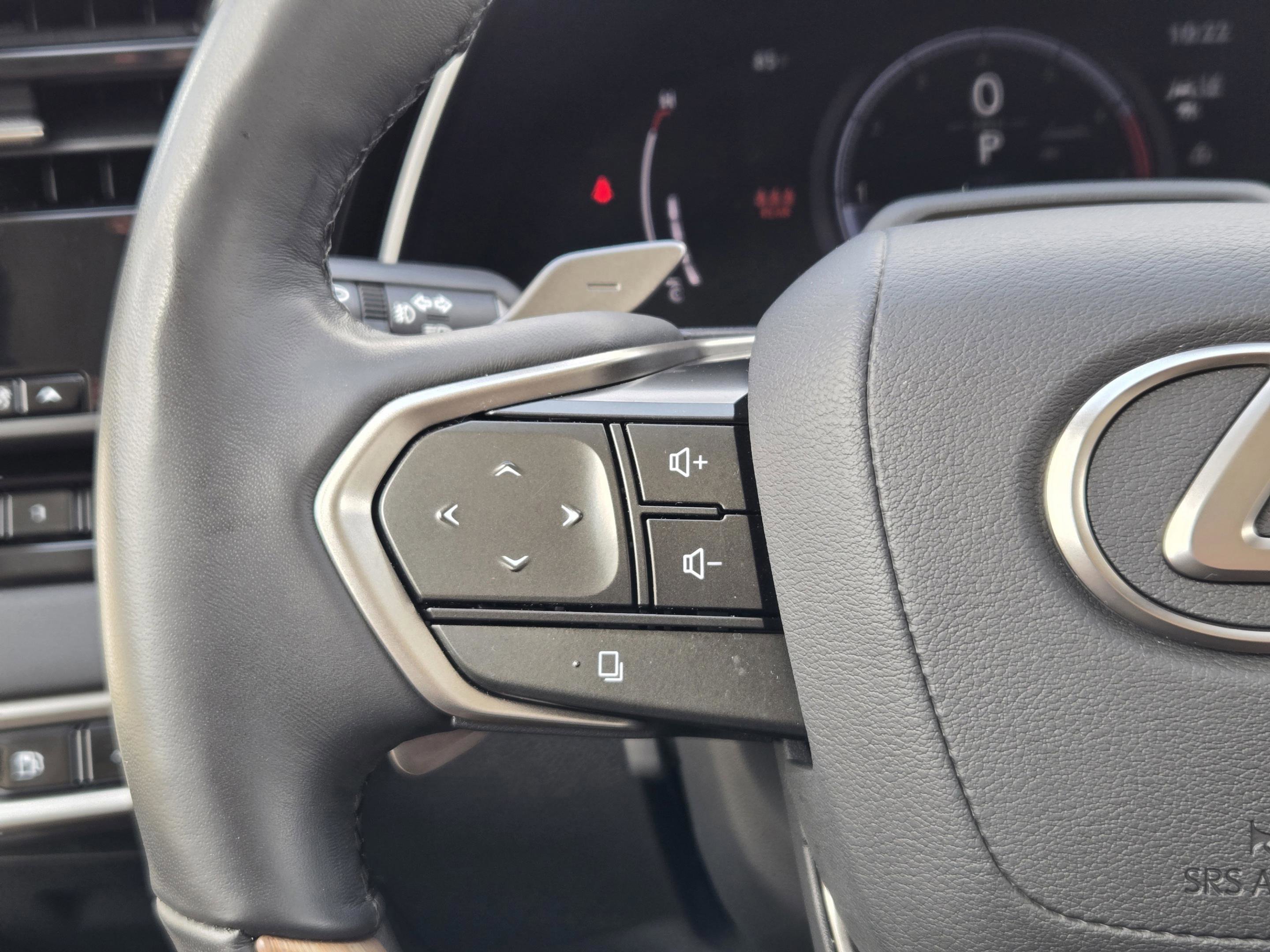 Used 2023 Lexus RX 350 FWD w/ Accessory Package image 17