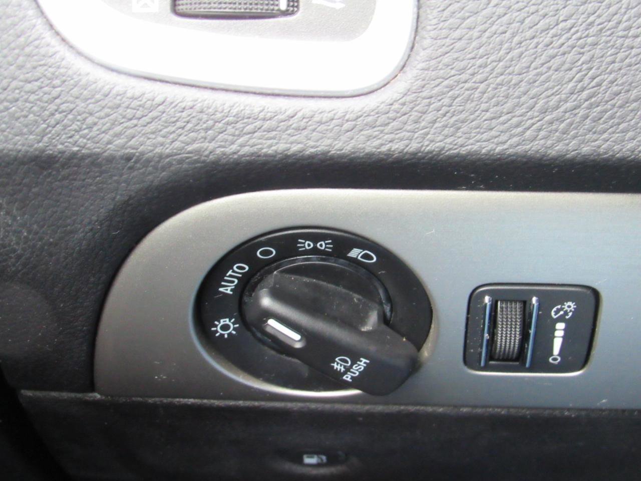 Used 2020 Dodge Durango SXT image 18