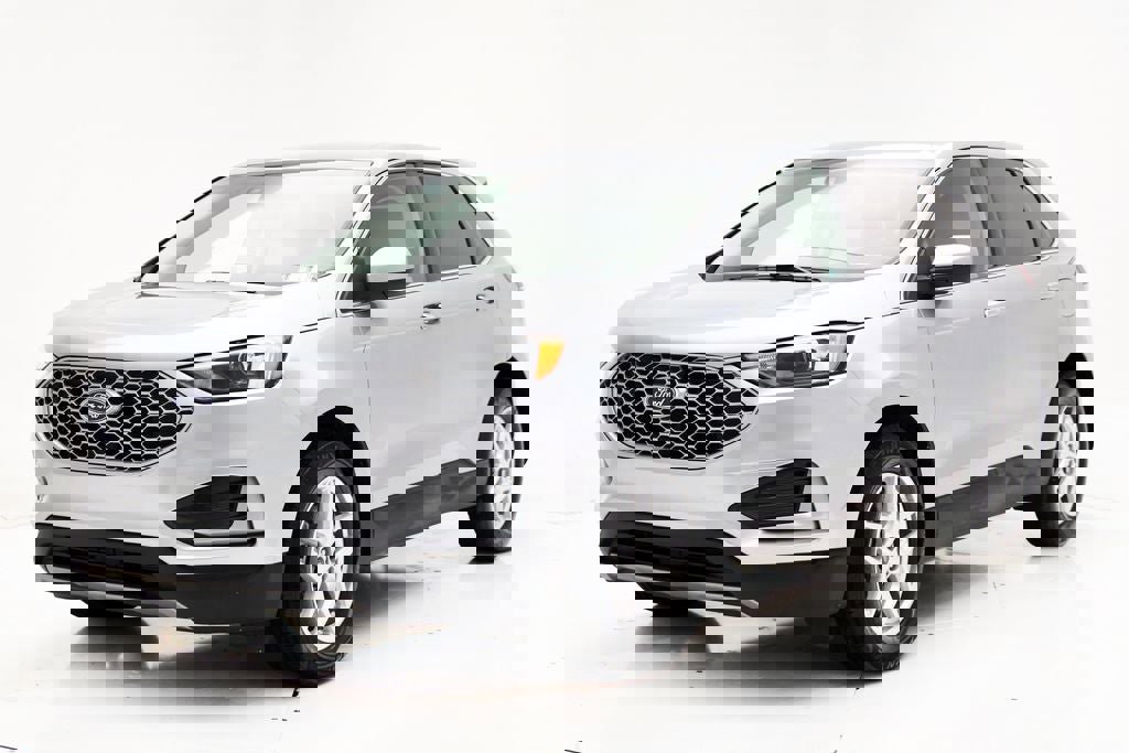 Used 2024 Ford Edge SEL image 2