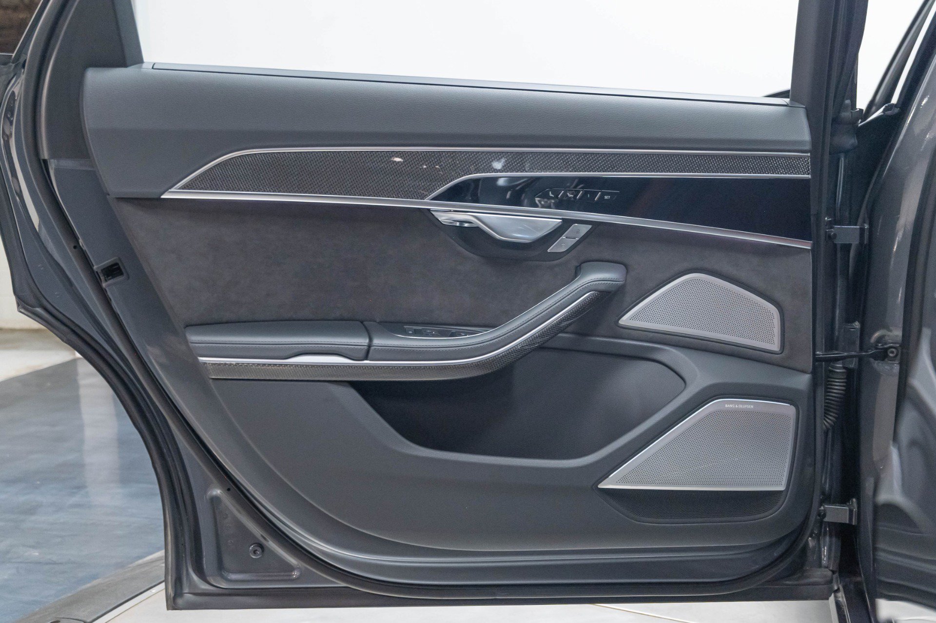 Used 2020 Audi S8 L AWD/4WD image 33