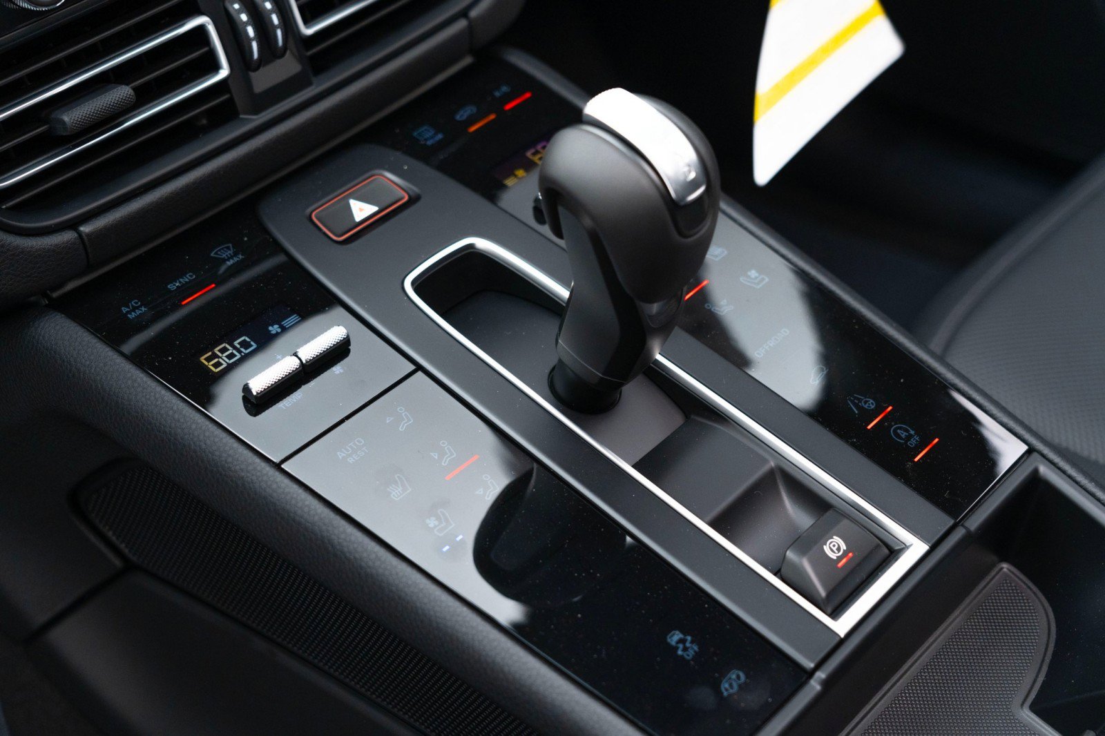 New 2025 Porsche Macan image 26