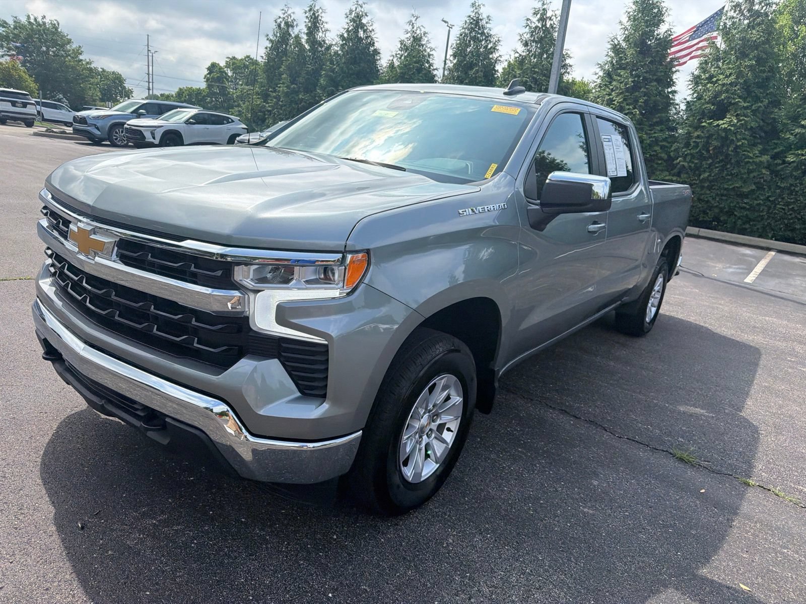 Used 2026 Chevrolet Silverado 1500 LT AWD/4WD image 9