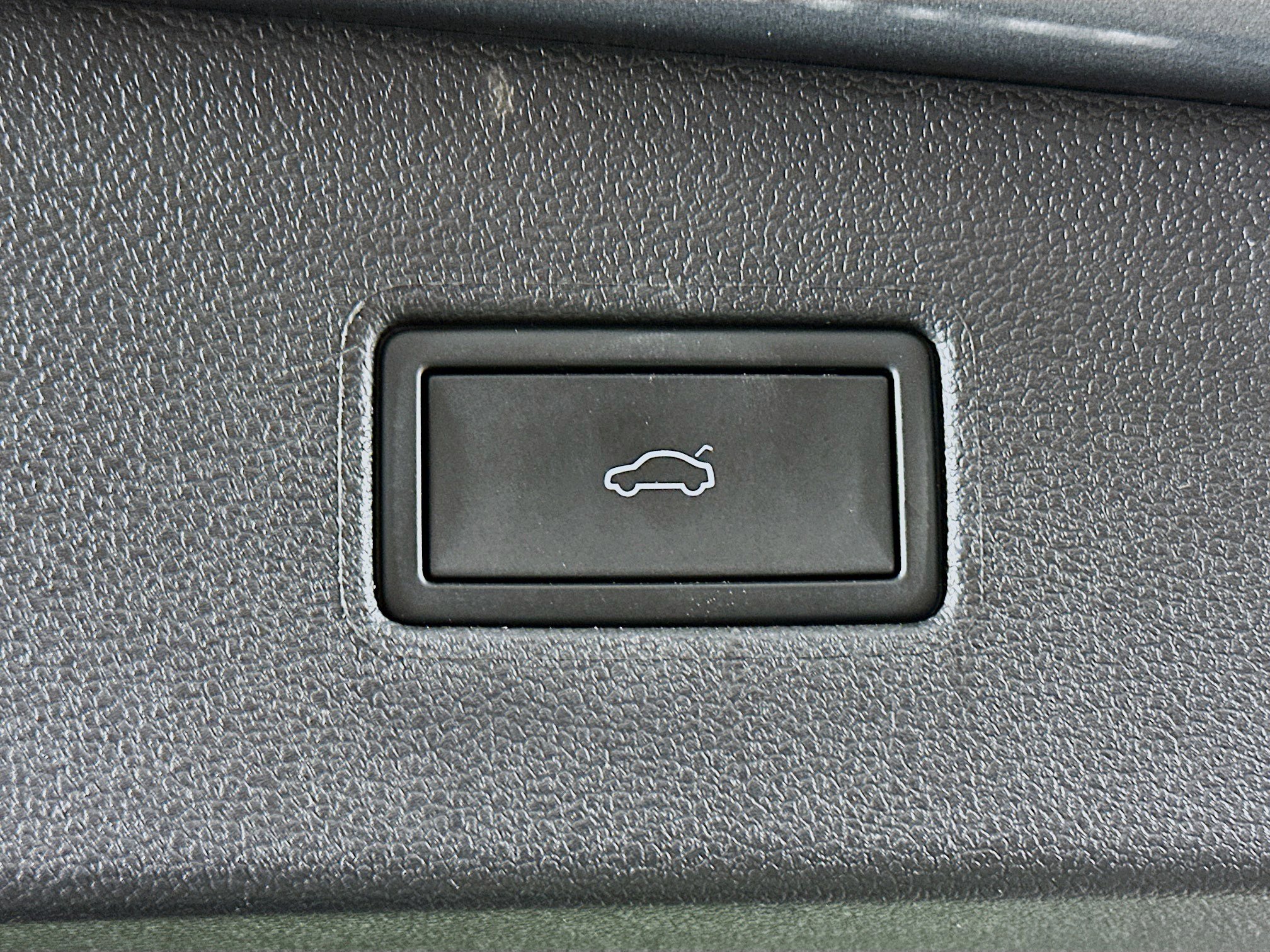 Used 2024 Volkswagen Tiguan Wolfsburg Edition image 30