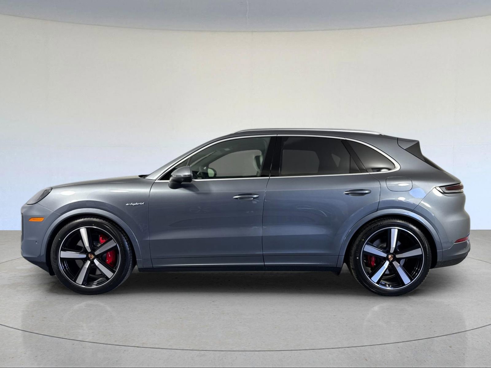 New 2026 Porsche Cayenne S image 2