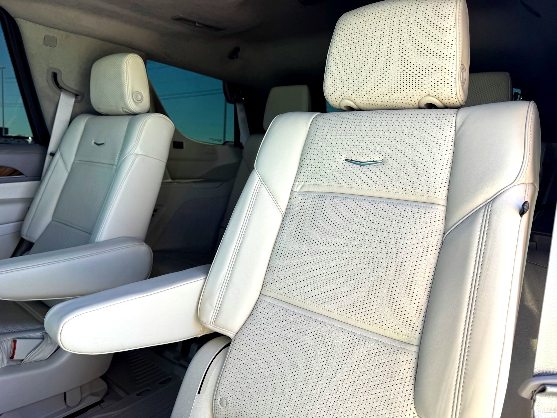 Used 2023 Cadillac Escalade Sport Platinum w/ Heavy-Duty Trailer Package image 21