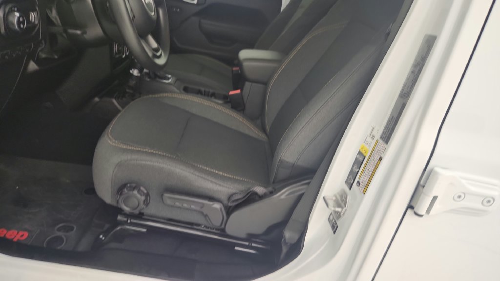 Used 2025 Jeep Gladiator Sport AWD/4WD image 35