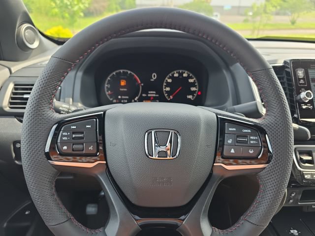 New 2026 Honda Ridgeline Black Edition image 10