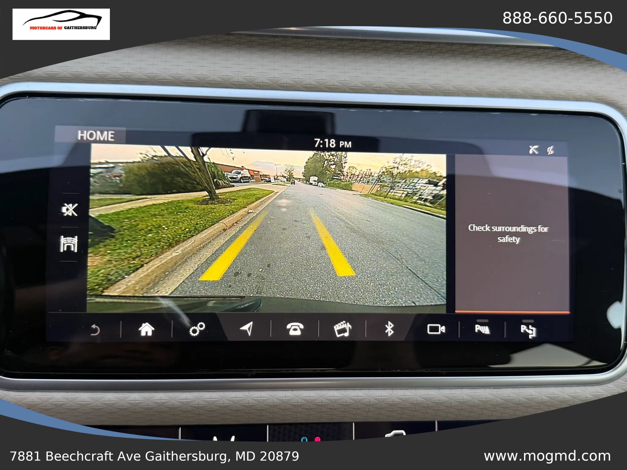 Used 2019 Land Rover Range Rover Velar R-Dynamic SE AWD/4WD image 29