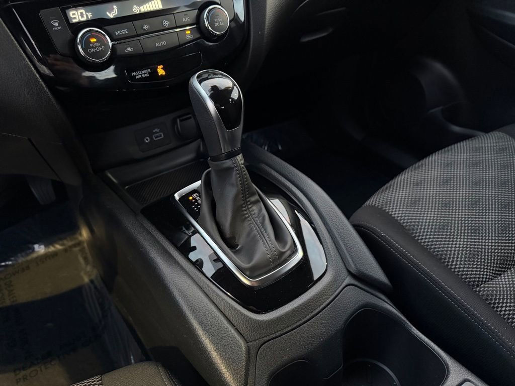 Used 2022 Nissan Rogue Sport SV image 38