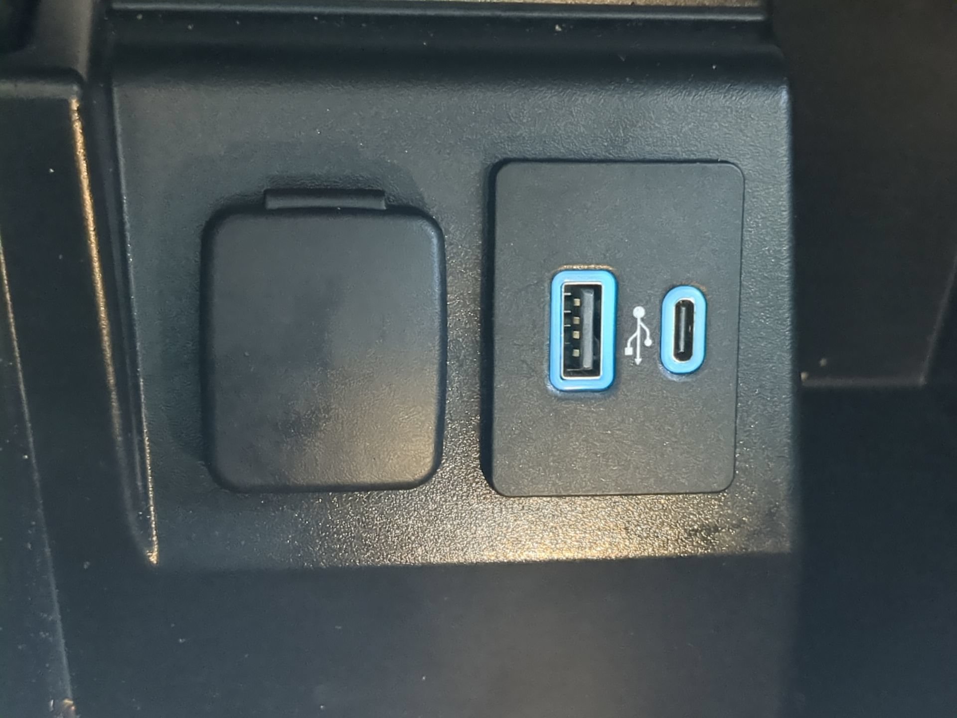 Certified 2021 Ford Explorer XLT RWD image 61