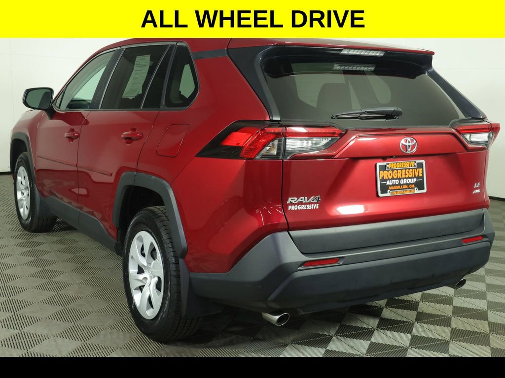 Used 2023 Toyota RAV4 LE AWD/4WD image 4