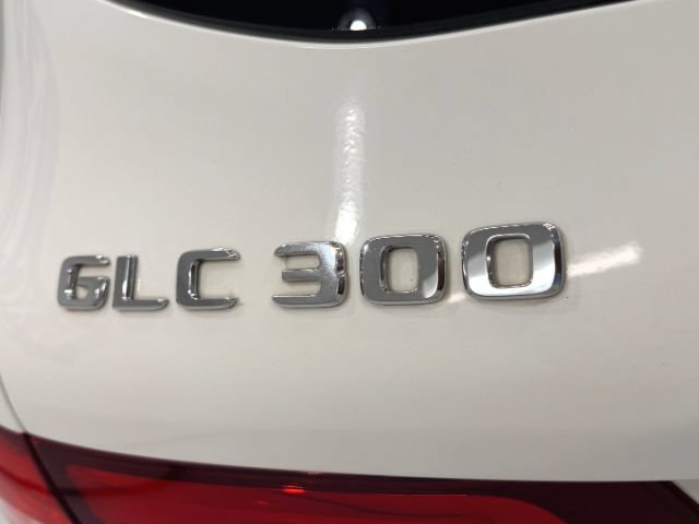 Used 2019 Mercedes-Benz GLC 300 4MATIC image 12