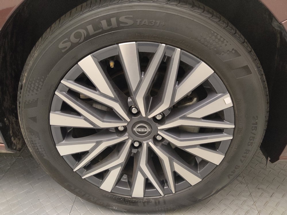 Used 2025 Nissan Altima 2.5 SV FWD image 31