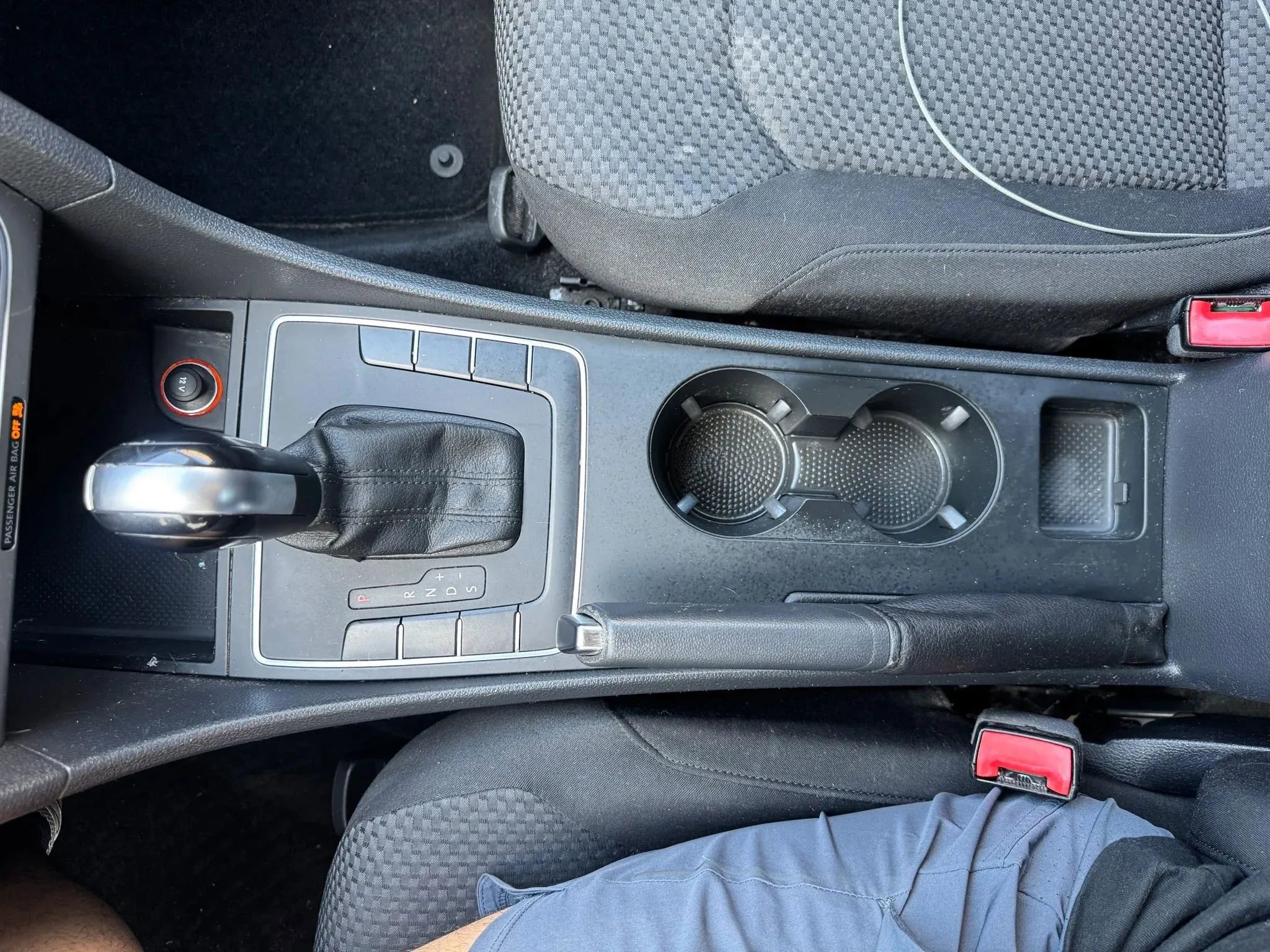 Used 2015 Volkswagen Passat 1.8T S image 16