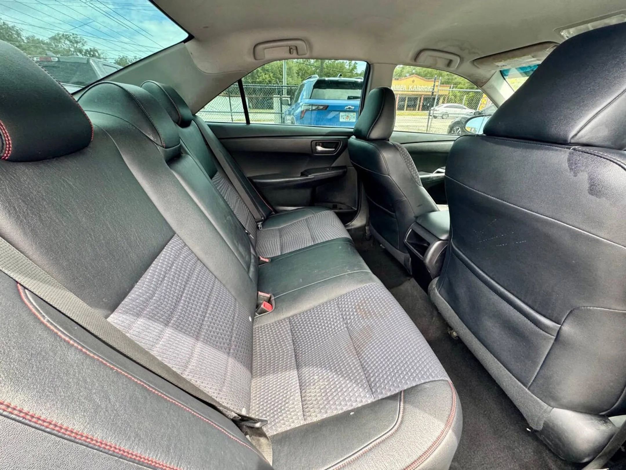 Used 2015 Toyota Camry SE FWD image 16