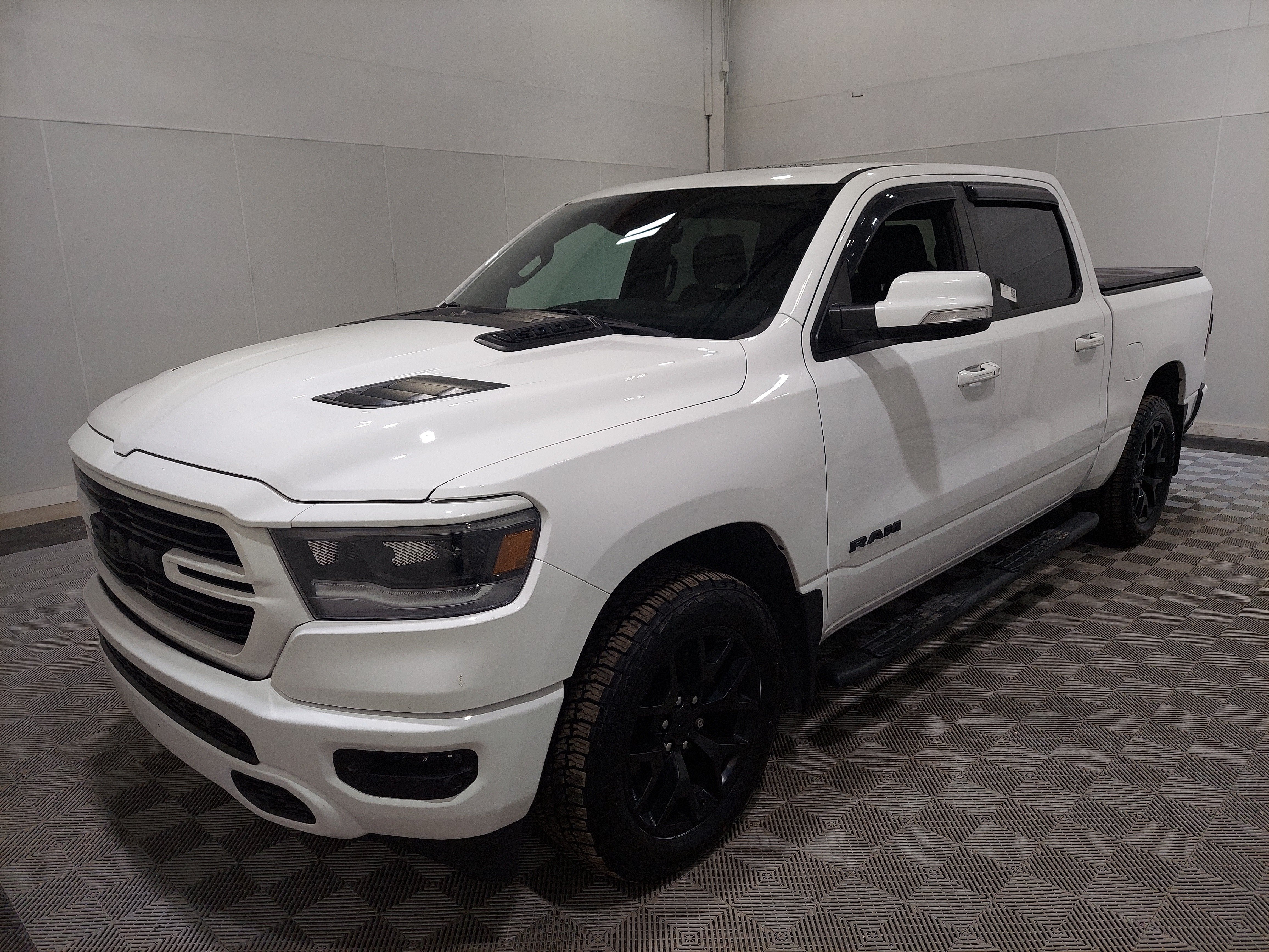 Used 2020 RAM 1500 Sport w/ Advanced Safety Group AWD/4WD image 1