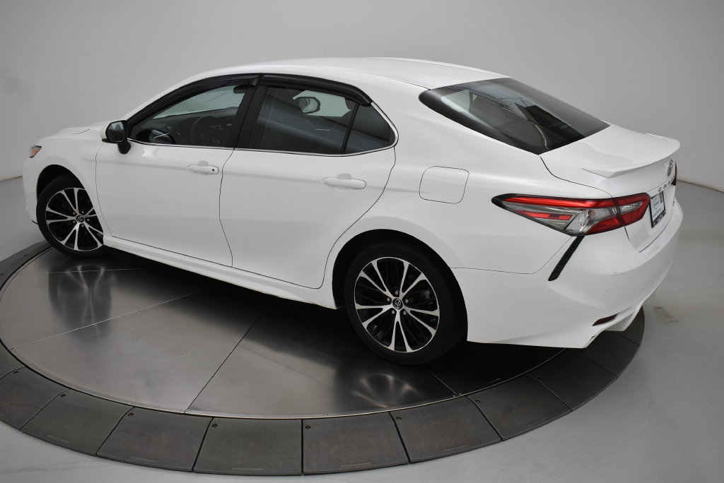 Used 2018 Toyota Camry SE FWD image 8