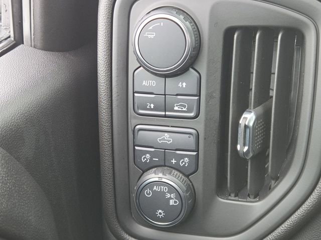 Used 2024 Chevrolet Silverado 1500 Custom w/ Dark Appearance Package image 9