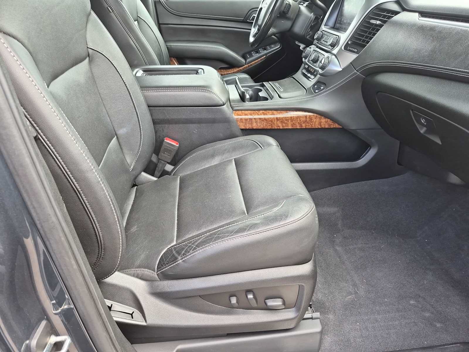 Used 2020 Chevrolet Suburban Premier AWD/4WD image 22