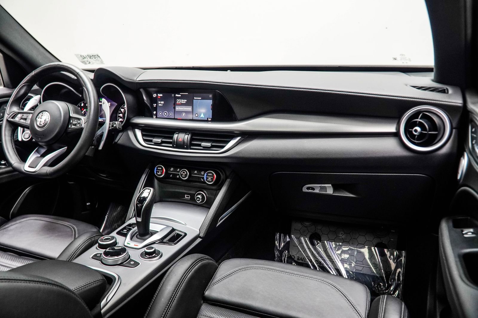 Used 2023 Alfa Romeo Stelvio Veloce AWD/4WD image 19