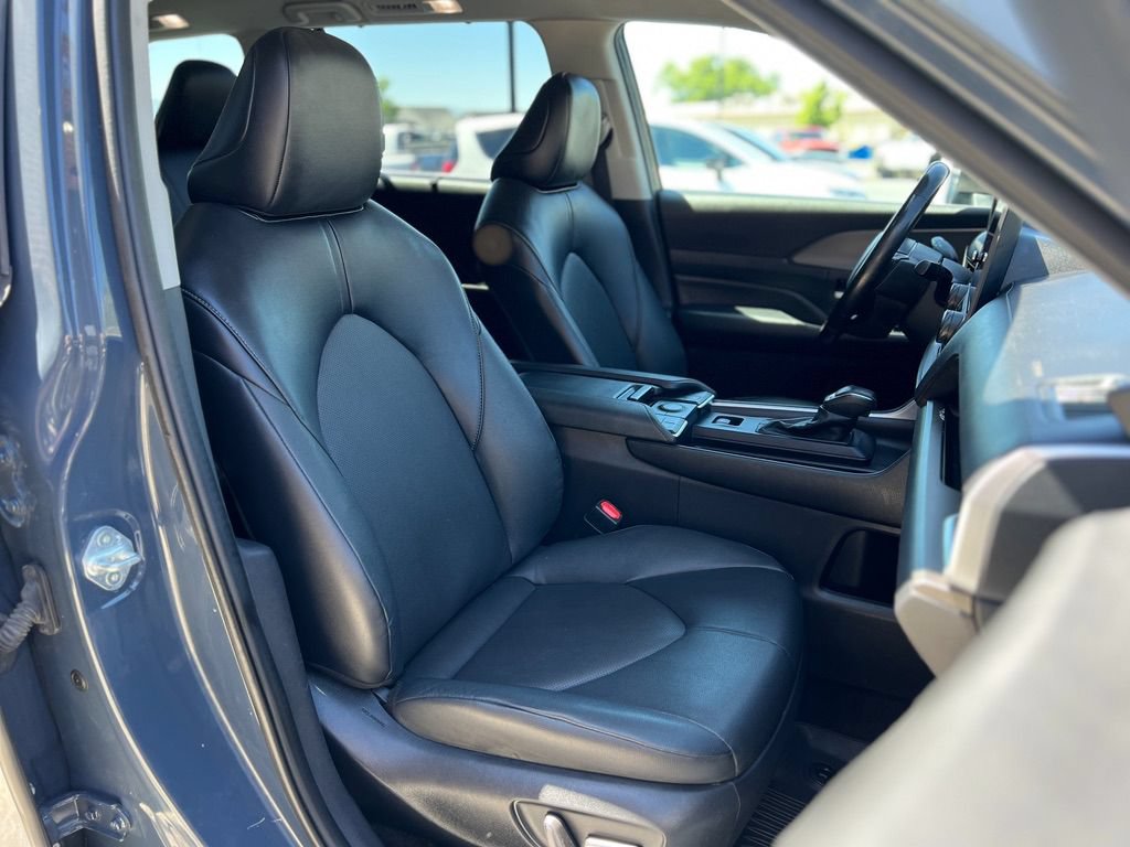 Used 2024 Toyota Grand Highlander AWD image 23