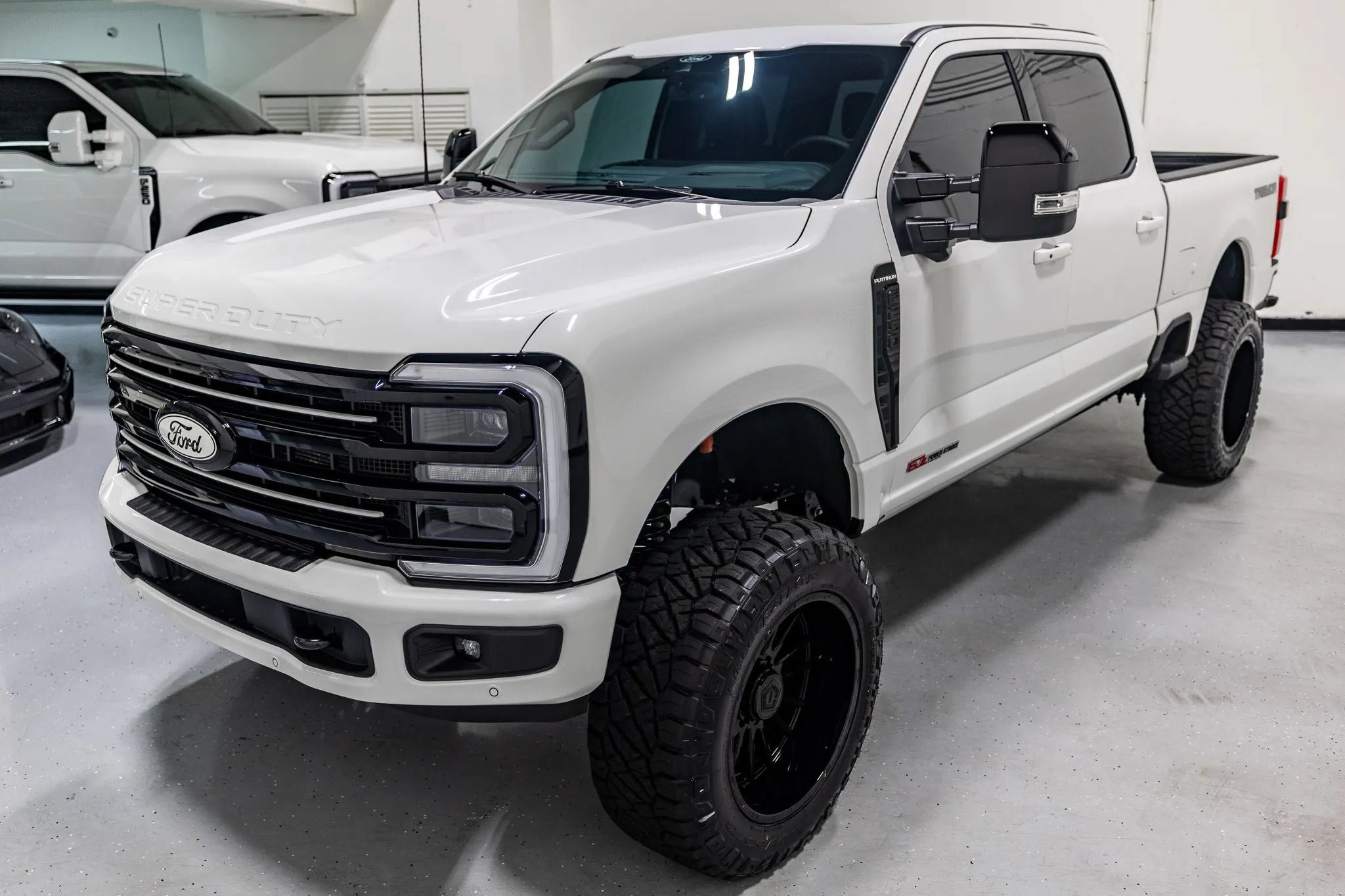 Used 2026 Ford F250 Platinum w/ Tremor Off-Road Package AWD/4WD image 3