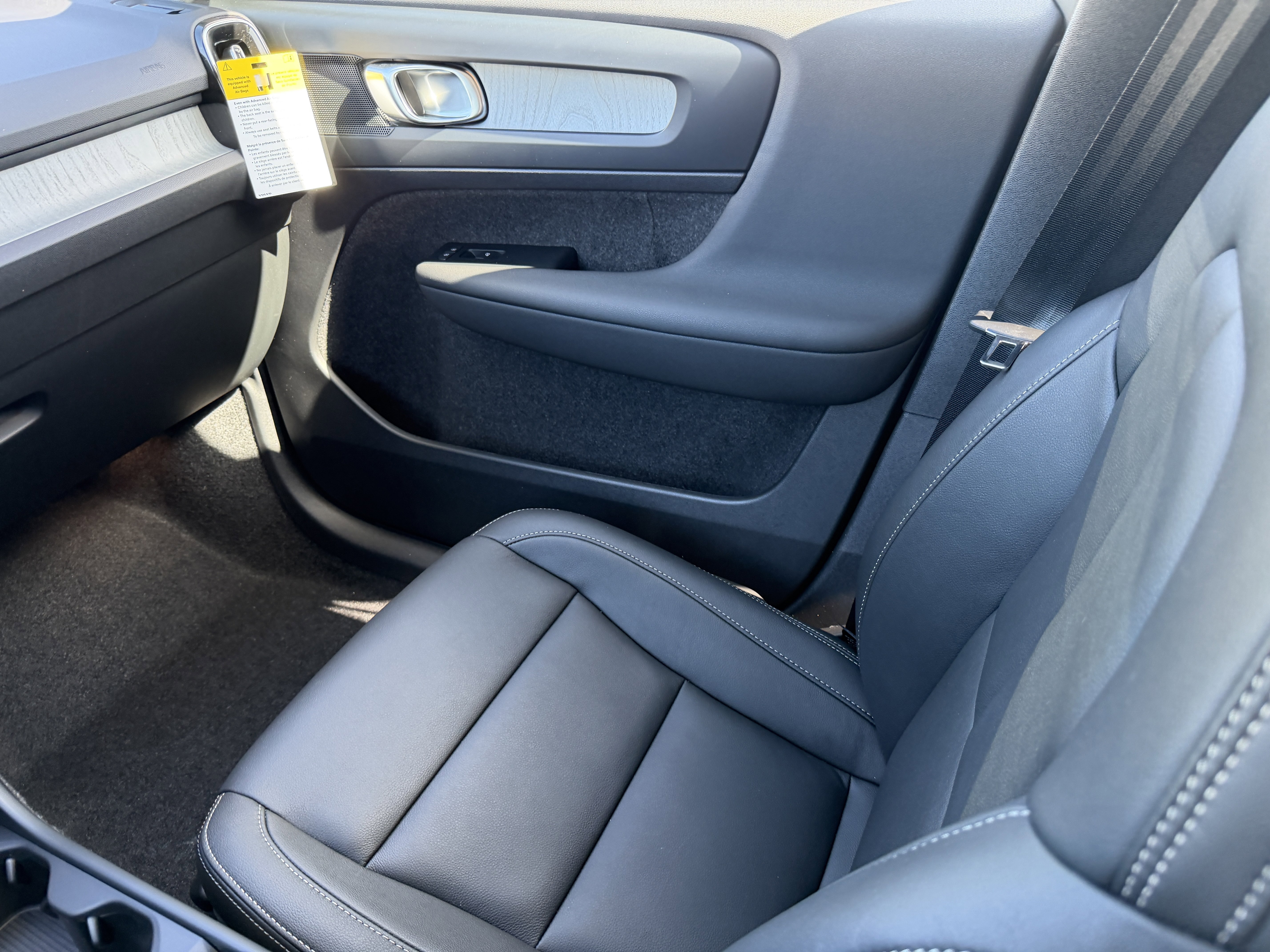 New 2026 Volvo XC40 B5 Core AWD/4WD image 14