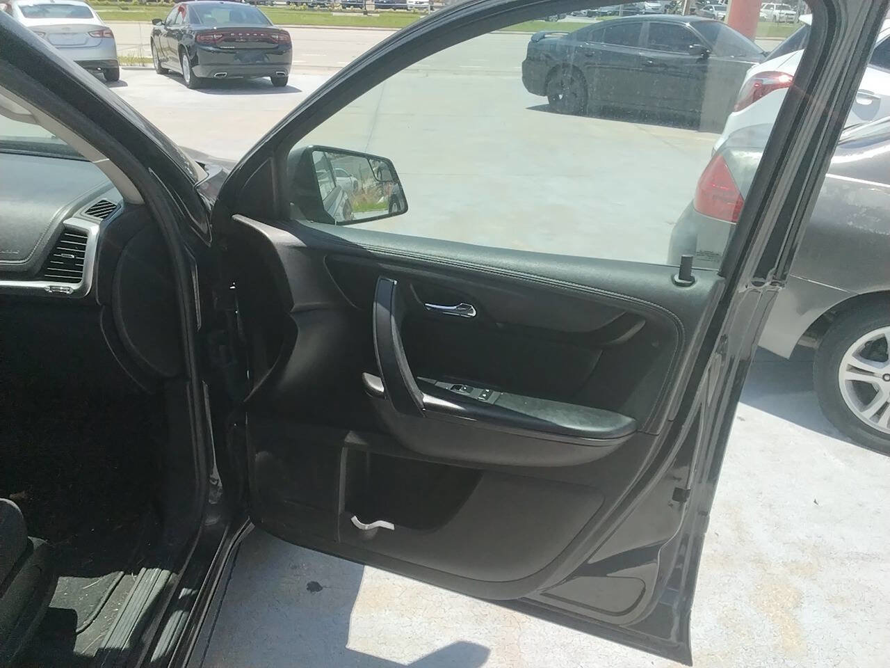 Used 2014 GMC Acadia SLE image 13