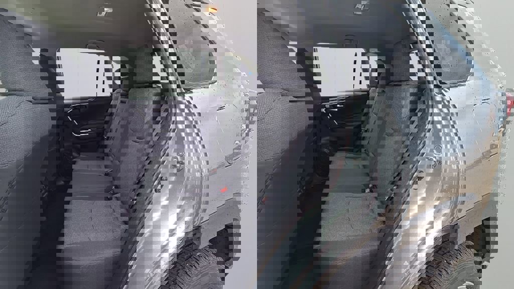 Used 2021 Toyota RAV4 XLE w/ Carpet Mat Package (TMS) AWD/4WD image 16