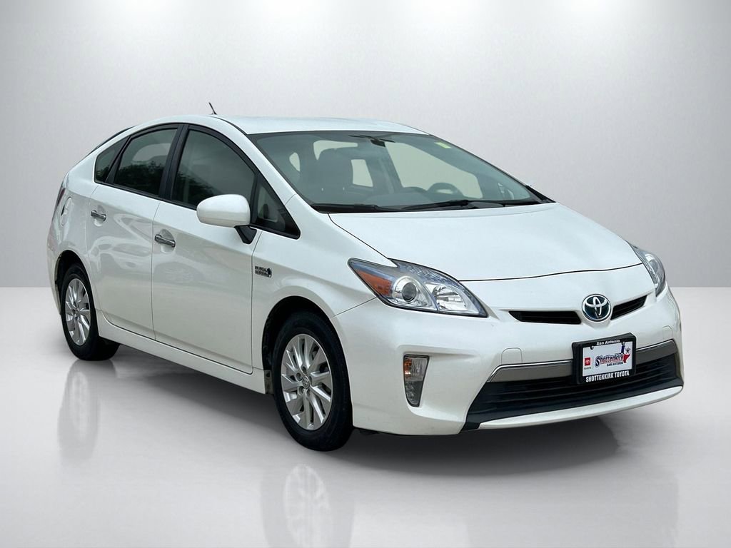 Used 2014 Toyota Prius Plug-In Hybrid FWD image 3