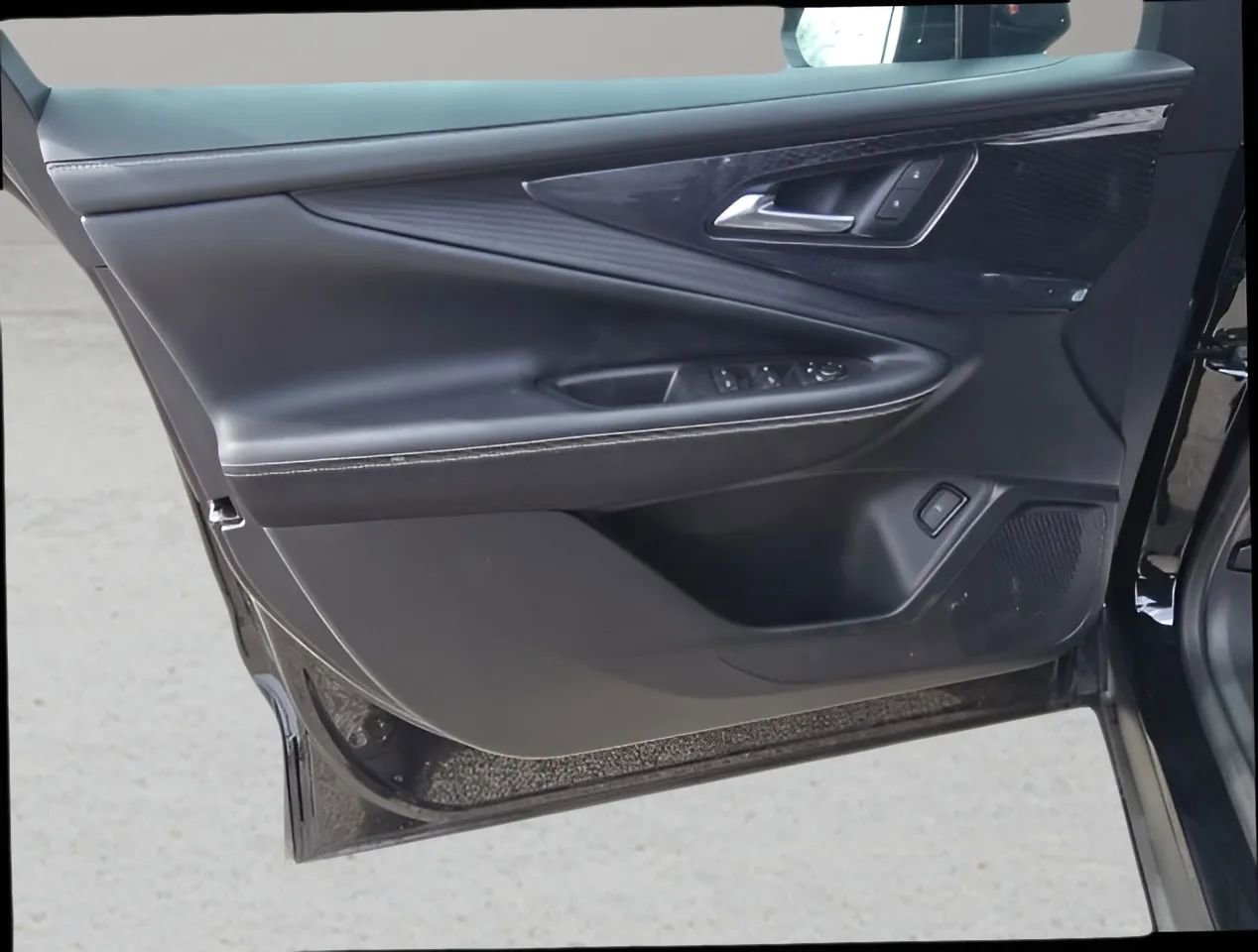 Used 2024 Chevrolet Blazer EV LT image 11