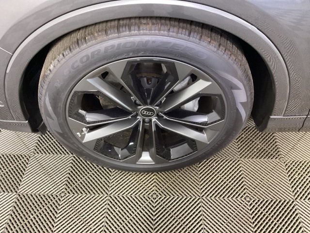 New 2025 Audi Q7 3.0T Prestige image 7