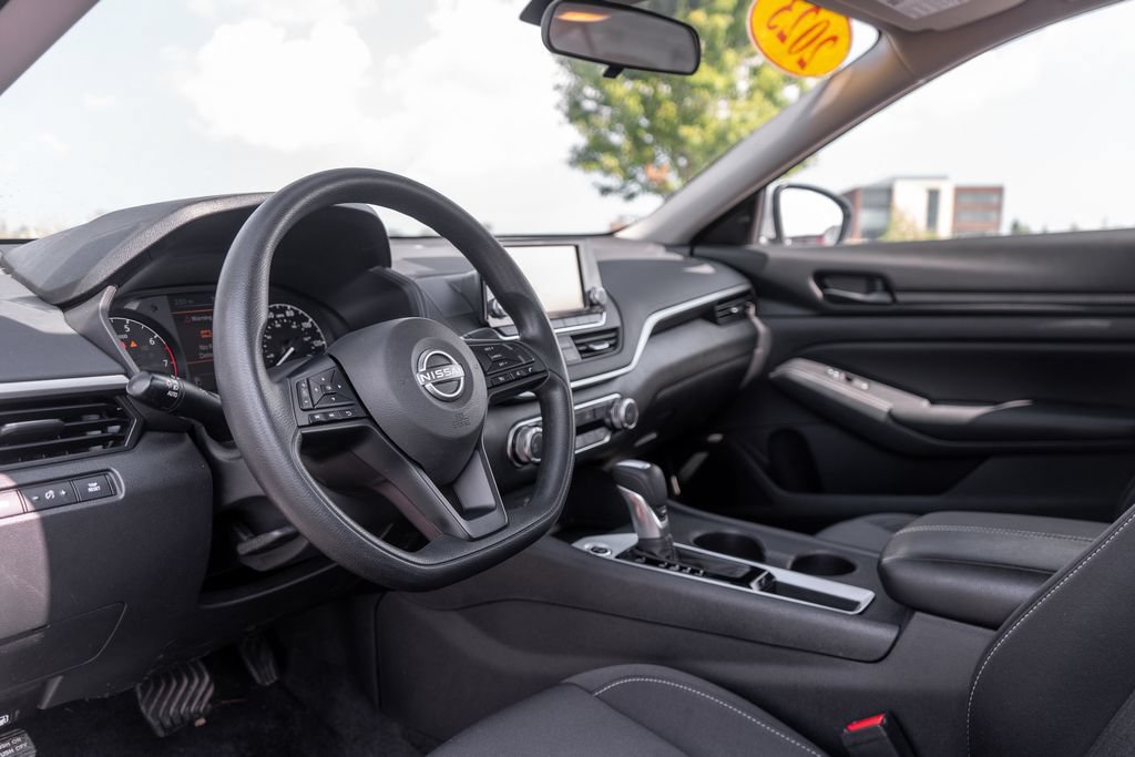 Used 2023 Nissan Altima 2.5 S FWD image 19