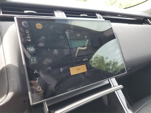 Used 2025 Land Rover Range Rover Velar Dynamic SE image 23