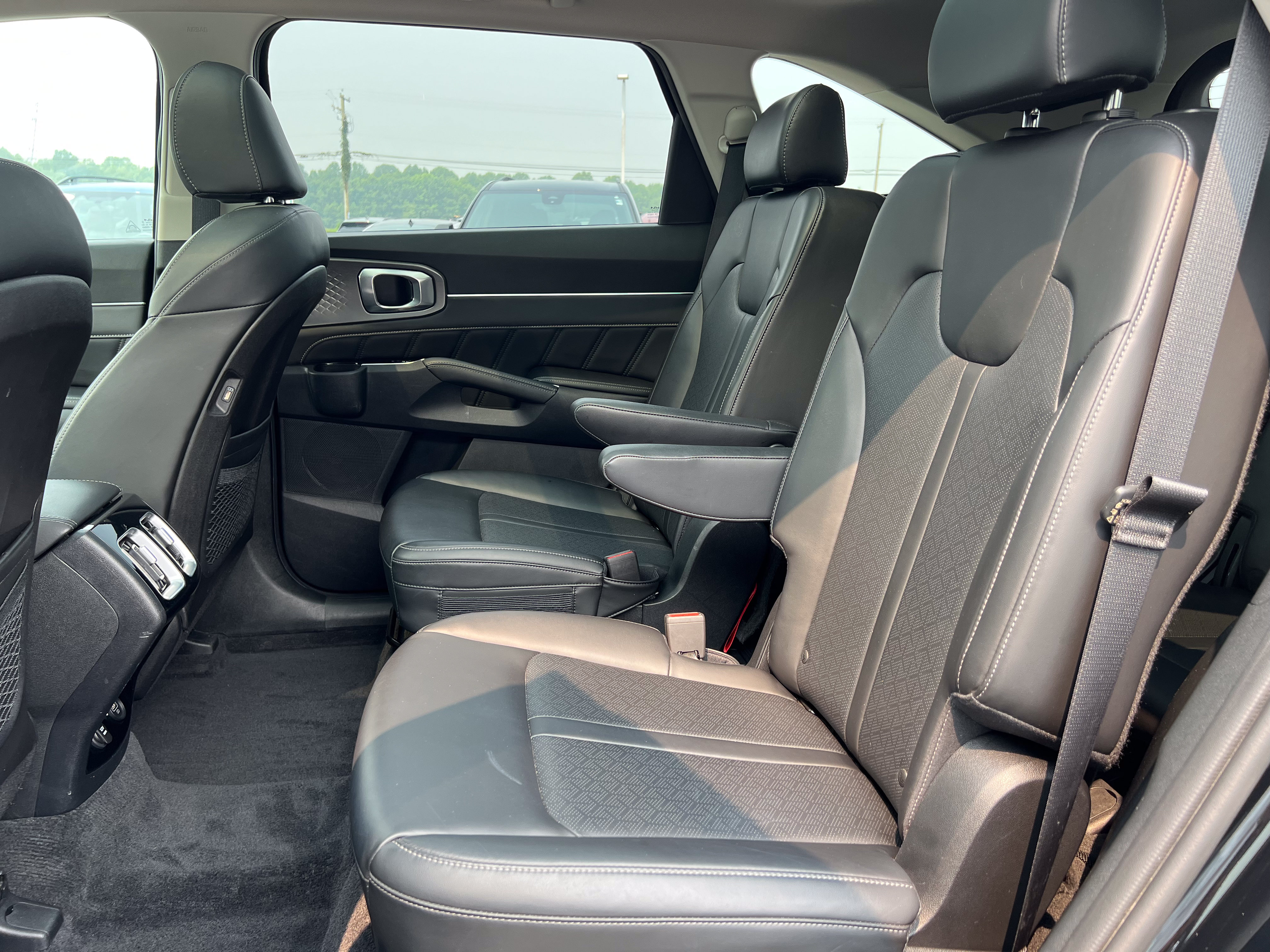Used 2023 Kia Sorento SX AWD/4WD image 31
