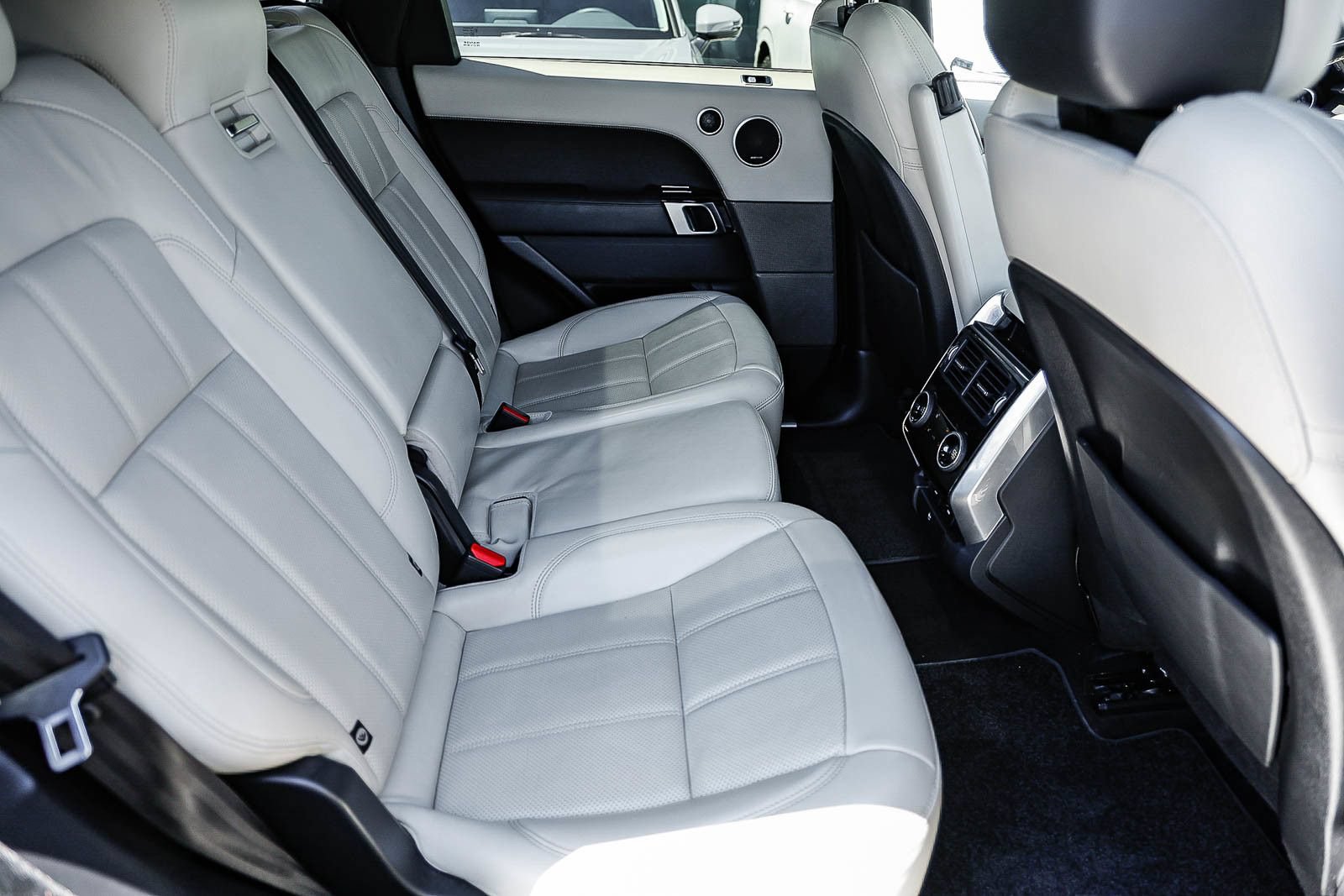 Used 2021 Land Rover Range Rover Sport HSE AWD/4WD image 18