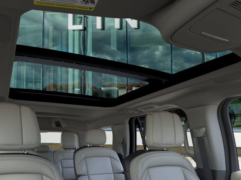 New 2025 Lincoln Navigator Reserve image 22