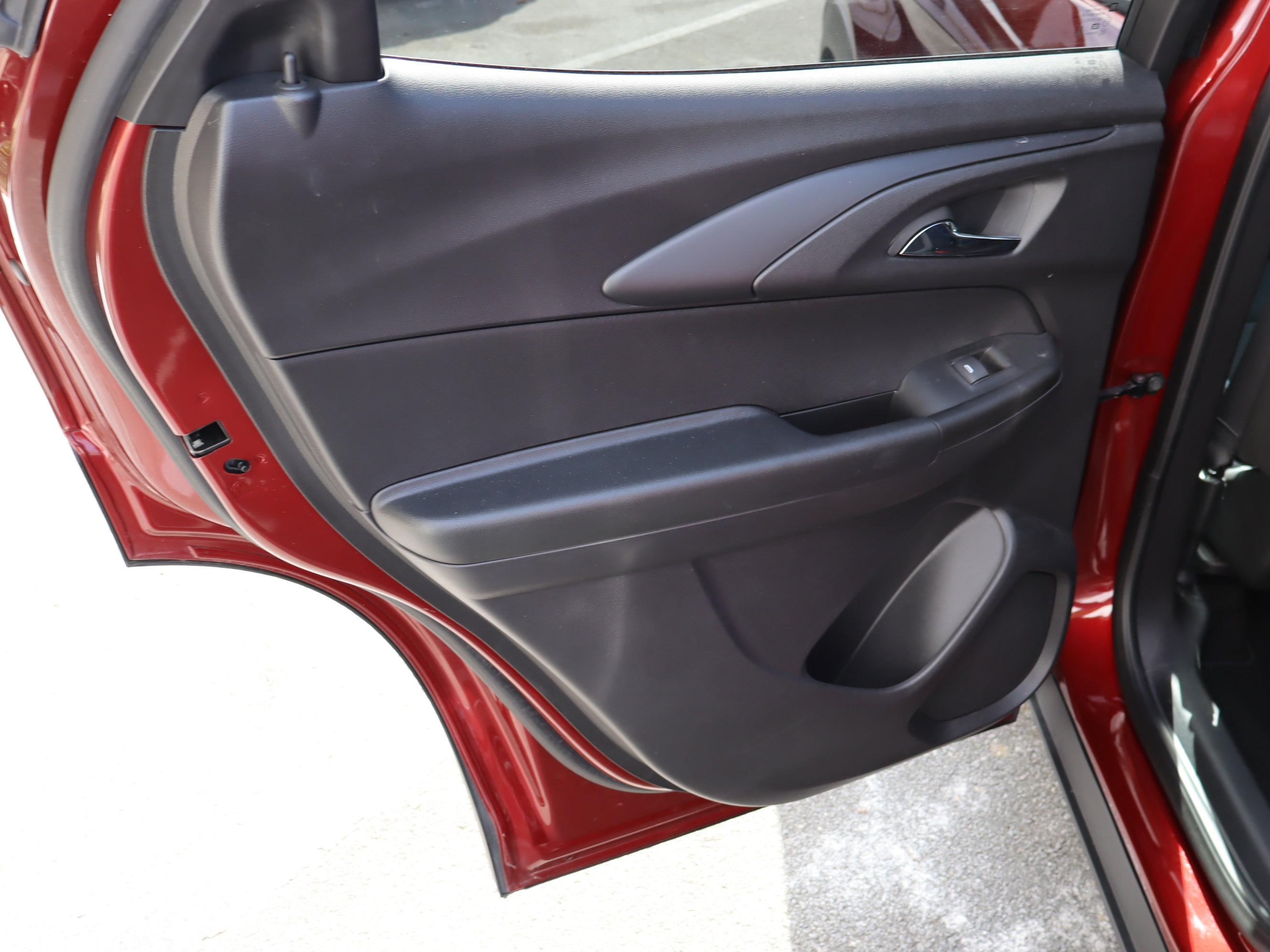 Certified 2025 Chevrolet TrailBlazer LT w/ Convenience Package image 30