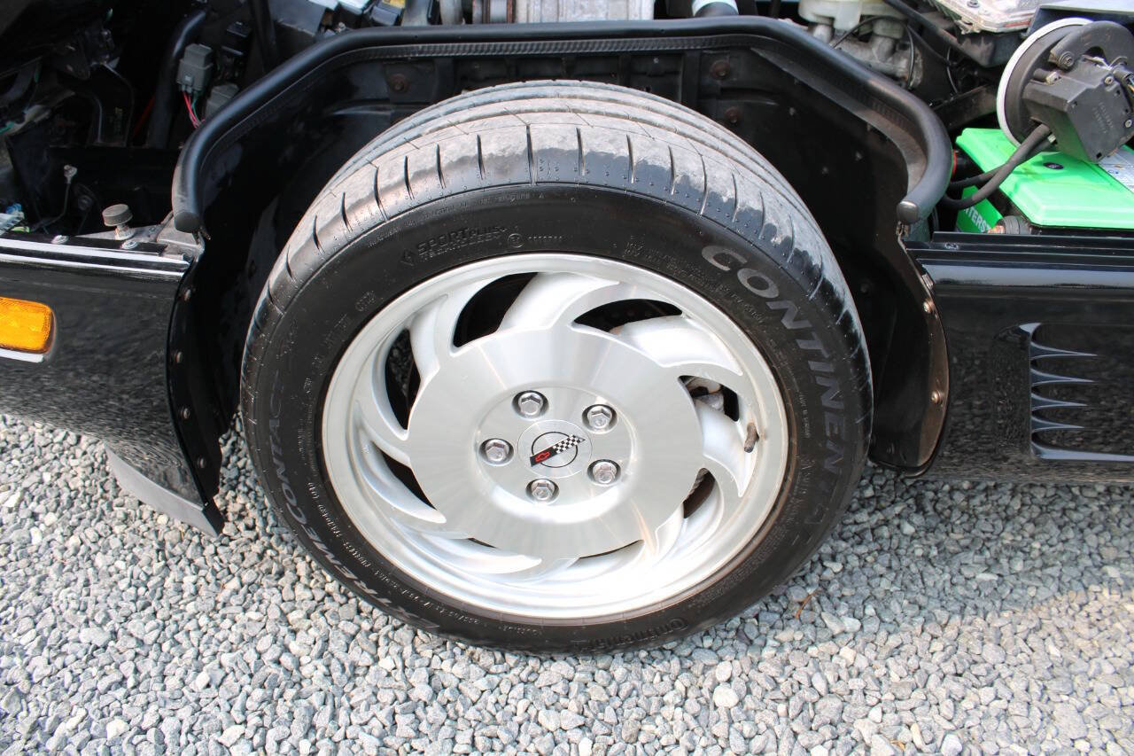 Used 1996 Chevrolet Corvette Convertible RWD image 23
