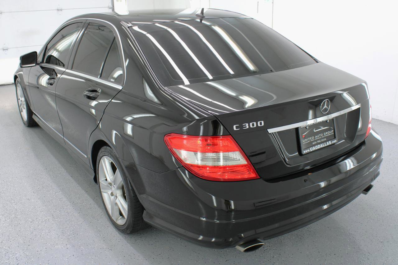 Used 2011 Mercedes-Benz C 300 Sedan image 7
